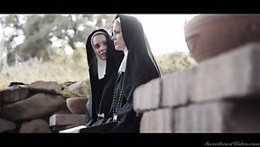 Horny nun Kenna James thirsts to eat wet pussy in the evening