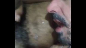 Com a cara toda melada de porra.