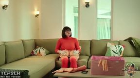 Velma's Mystery Adventure: Uncovering Secrets with Scooby! Featuring Amber Hallibell in a Playful Cosplay!