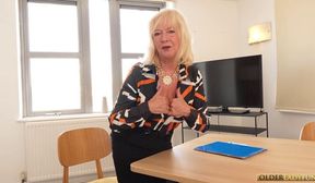 sapphire louise -  fresh meat at work