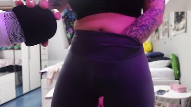 ASMR MIC PUMPING LEGGINS PUSSY SOUND