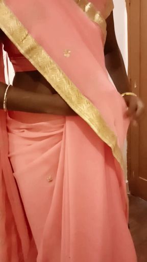Desi Tamil Wife Renu’s Big Ass & Pussy Teased in Saree Post-hotel - Cuck Films! Indianhotwifex