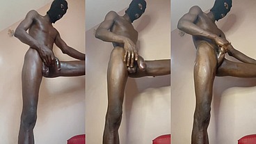 Solo wanking my huge bbc,see how long and fat it his..can you handle