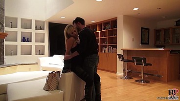 The Sexy Tasha Reign & James Deen Make Out After Romantic Date!