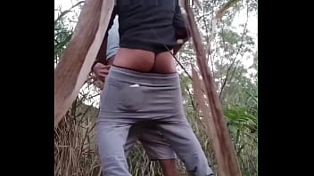 OFERECI MEU CU PARA 3 CORAS VELHOS NO SIGILO, NA TRILHAS DO SEXO, PR&Oacute_XIMO &Agrave_ ESTA&Ccedil_&Atilde_O DE TREM.