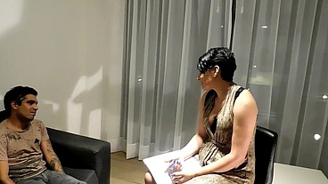 ESPOSA NINFOMANA, PSICOLOGA INVENTA TERAPIA DE GRUPO CON SUS DOS MARIDOS PARA PODER ENFIESTARSE A UN PACIENTE, PATRTE 1 CAPITULO 13