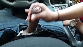Hot blowjob in bumper-to-bumper traffic