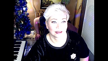 Mature married webcam couple entertains young people on their own balcony .!. ))