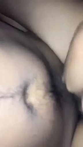 le meto la verga a la yanery