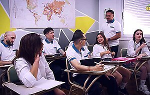 Limon institute, chapter 1: the math teacher teaches two female students how to share in a very