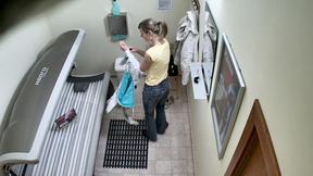 ”Czech Teen in Public Solarium”