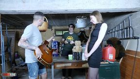 anal threesome with double penetration and pissing for alice maze
