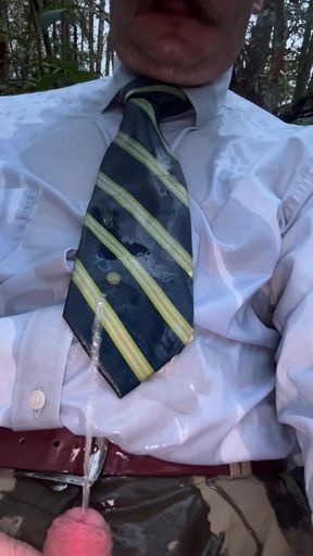 Fag urinating over himself