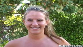 Horny Kate accepts the invitation to ride a car with two dudes