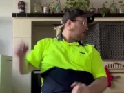Tradie Jerks off on the job