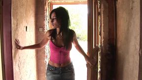 Anal drilling of a skank with the help of her friends