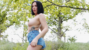 Large tits STEPMOM model exposing hot body & showed big round ass during posing