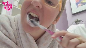 Mouth exploration with toothbrushing and tongue scrubbing