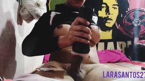brincando com masturbador bem gostoso doido pra brincar com um cuzinho ou uma boquinha bem quentinho me sigam no twitter @larasantos27of instagram @larasantos22ofsp