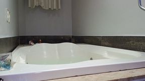 Arched soles ignore you in the bathtub - bbw - LADY Rockfeller - sexy blonde