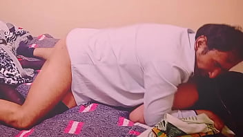 Le pongo semen en su cara est&aacute_ arrecha travesti