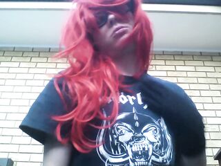 Sissy public risk