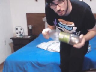 NERD HOMO SAFADO STUFFING BOTTLE IN THE ASS