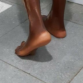 Shower in Pantyhose with ebony nylon feet