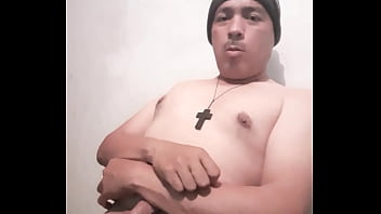 Latino desnudo y su video viral