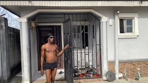 see as a man was receiving a huge 14inches dick outside his compound.