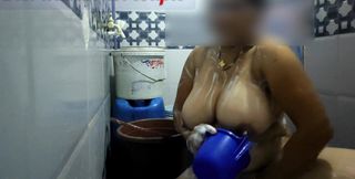 Desi Savita Bhabhi Nude Bath in the Bathroom XXX Video