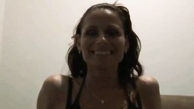 Amateur cougar might be married but she's always in the mood for a gangbang