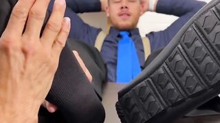 MaleFeetXXX.com - Dan Edwards impressed by Johnny Hazzard's expert feet sucking and w