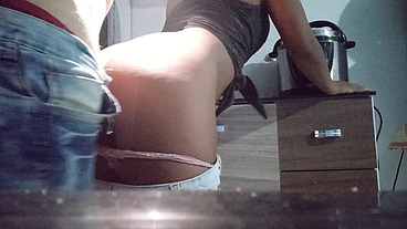 Ela me seduz só pra me montar e pegar todo o leite
