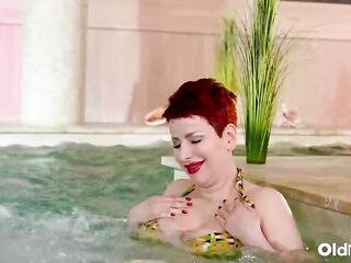 Breasty mother I'd like to fuck Lisa Pinelli In An Private Solo Scene