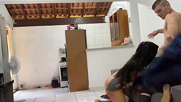 Peguei no flagra a Sabrina Prezzote comendo a Badmelli, não aguentei e entrei no meio e fodi com as duas