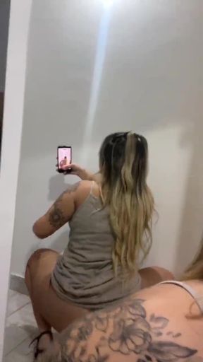 Curvy Latina GF enjoys poolside makeout and dip