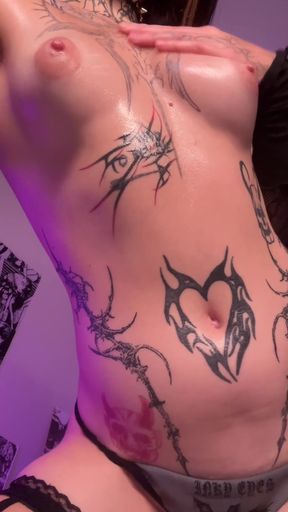 Tattooed and curvy pro lady satisfies her solo cravings