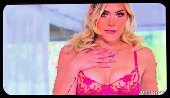 Savvy Suxx's Sultry Double Blowjob with Chocolate God Watch online