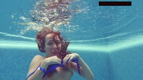 Lina Mercury Russian huge boobs pornstar enjoys swimming pool