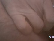 Dildo grosso mi dilata per bene il culo