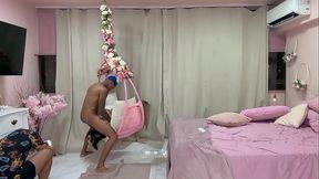 Caiu na net comendo a loira gostosa na rede na balan&ccedil_a. Bastidores