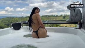 Colombian teenager Camila Mendez7 blows in public jacuzzi with immense dick!