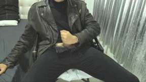 Mod Eep Private Show