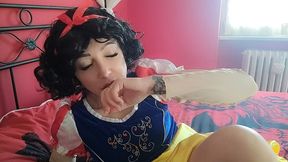 chantalchannel as burping hot snowhite disney princess