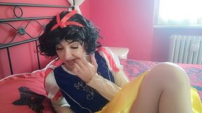 chantalchannel as burping hot snowhite disney princess