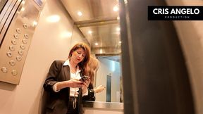 apagon espana - blackout spain - bloquee dans l ascenseur, elle finit par baiser son voisin marie - part 01