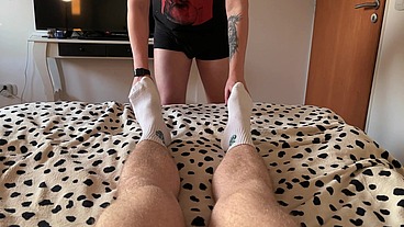 Sniffed his Sweaty Feet Til I Came all over Them [4k]