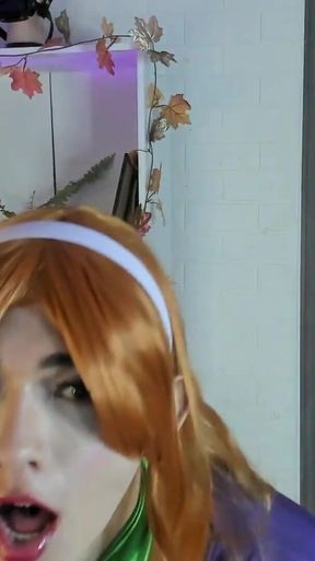 Cosplay Puv Daphne Burp Challenge with Scooby Taser