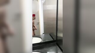 Masturbacion en el baño del health center